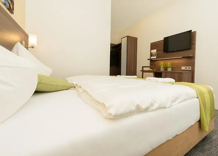 Trip Goethe Business Messe Hotel 3*